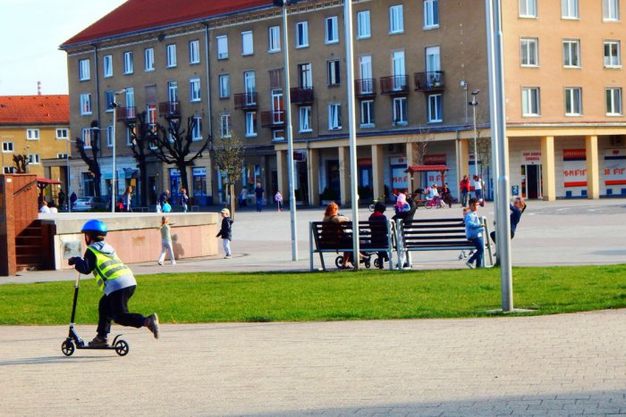 Ilustračný obrázok k článku Jarné zábery z mesta: Žiarčania si užívajú slnečný deň! FOTO