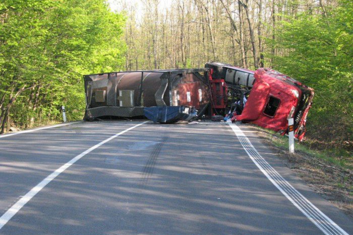Ilustračný obrázok k článku FOTO z miesta tragickej nehody: Vodička (†55) neprežila zrážku s nákladiakom!