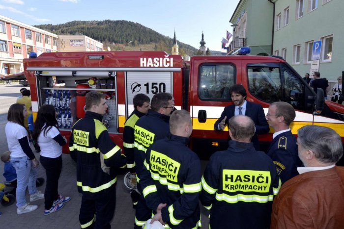 Ilustračný obrázok k článku Hasiči sa môžu radovať: V okrese nám pribudli nové hasičké autá