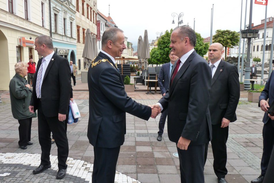 Ilustračný obrázok k článku Prezident dostal od Noska skutočne netradičný dar: Toto by ste určite ani netipovali!