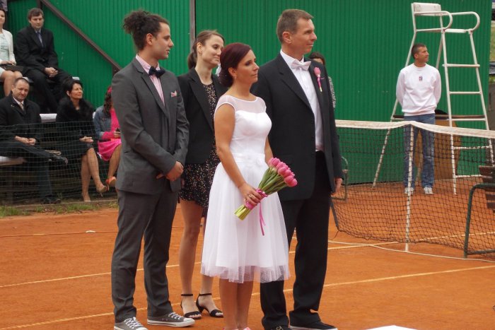 Ilustračný obrázok k článku FOTO zo sobáša, aký si Spišská nepamätá: Svadba na tenisových kurtoch!