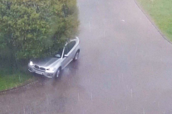 Ilustračný obrázok k článku Vodiči svoje autá v Prešove pred krúpami schovávali pod stromy: Takto to celé začalo! VIDEO