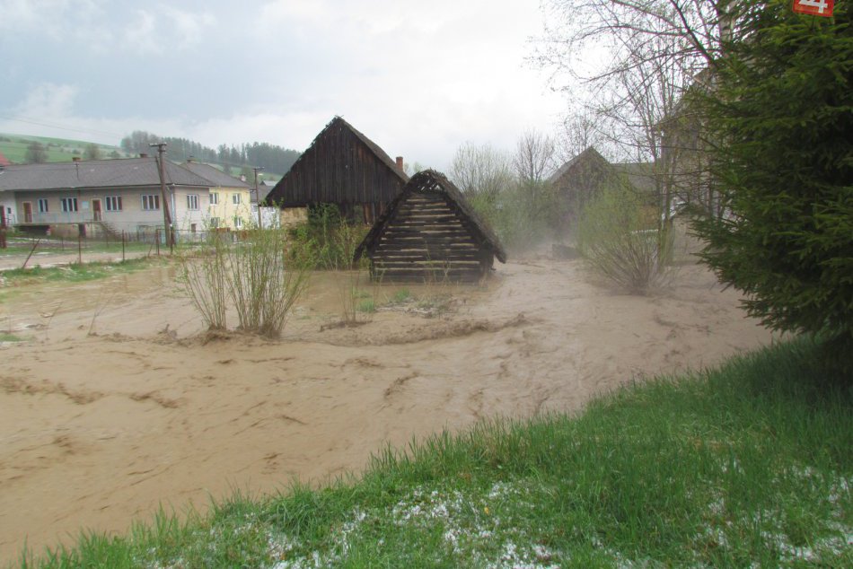 Ilustračný obrázok k článku Veľký lejak potrápil aj Spiš: V dedine sa voda vyliala z koryta na troch miestach!