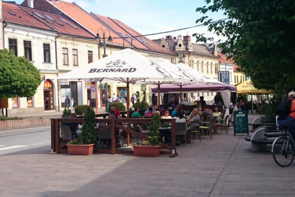 Ilustračný obrázok k článku Letné terasy na Hlavnej ulici v Prešove: Záujemcovia už môžu žiadať o ich umiestnenie