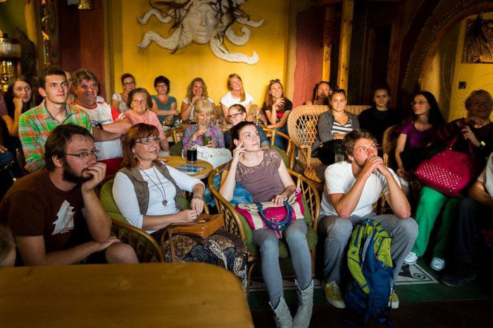 Ilustračný obrázok k článku Keď si s kamarátmi chcete vyraziť do mesta... 3 podniky v Žiari, do ktorých sa oplatí zavítať