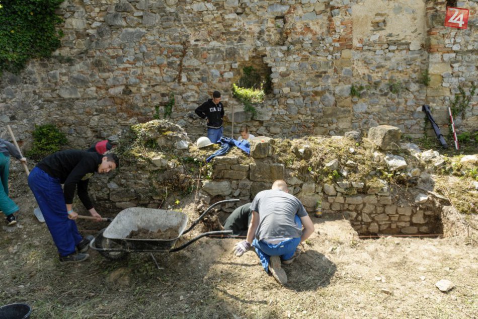 Ilustračný obrázok k článku Na Zobore hrob Svätopluka nehľadajú: Potvrdili to samotní archeológovia