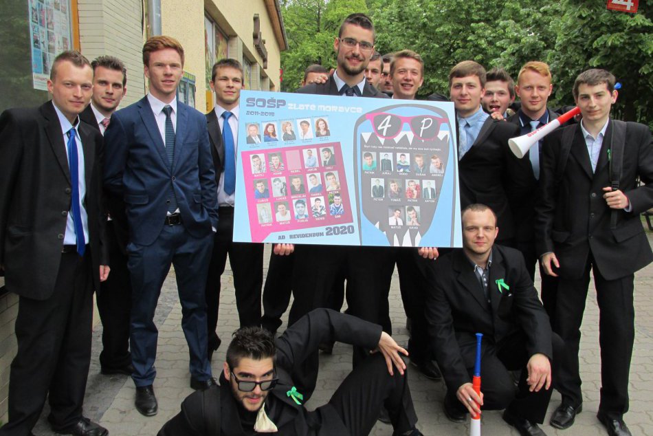 Ilustračný obrázok k článku Študenti v Moravciach sa postarali o tablá od výmyslu sveta: Aha, čo všetko sa dá vidieť vo výkladoch