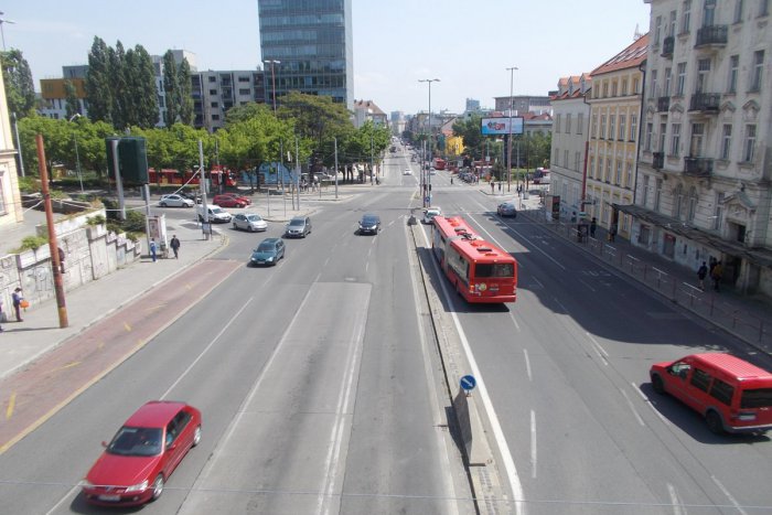 Ilustračný obrázok k článku Pokračujeme v rebríčku najškaredších dopravných uzlov v Bratislave: Pozrite sa na ďalších 5 otrasných miest + FOTO