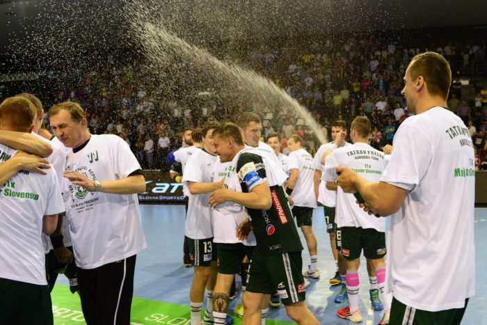Ilustračný obrázok k článku Prešovskí hádzanári získali majstrovský titul, tréner Dávid napriek tomu kriticky: Sezóna nebola ideálna!