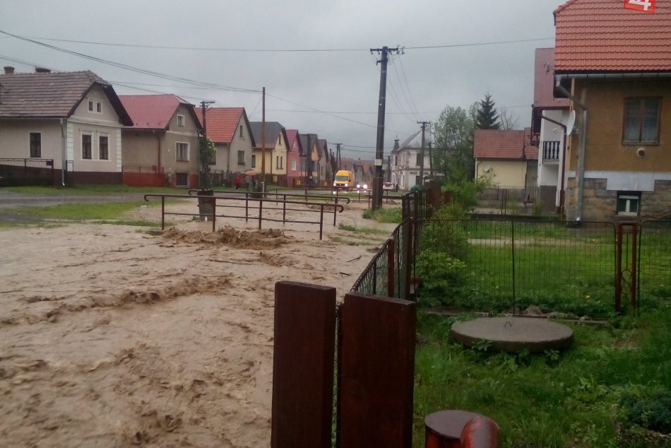 Ilustračný obrázok k článku Okresu Lučenec hrozí povodeň z trvalého dažďa: Varovanie druhého najvyššieho stupňa!