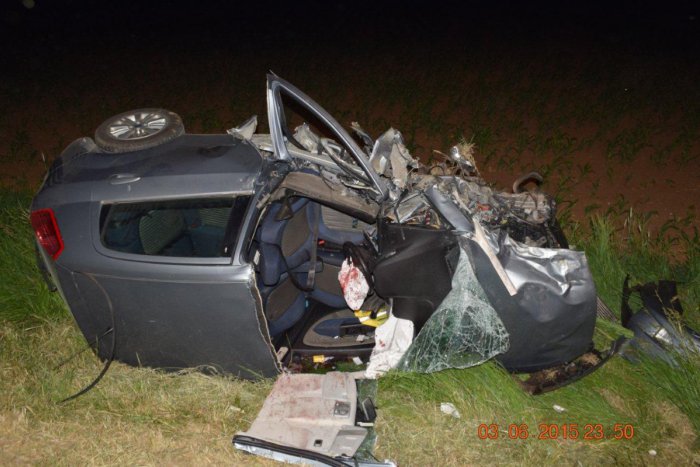 Ilustračný obrázok k článku Na rovnom úseku cesty sa zrazili: Vodička (41) aj vodič (41) ťažko zranení!