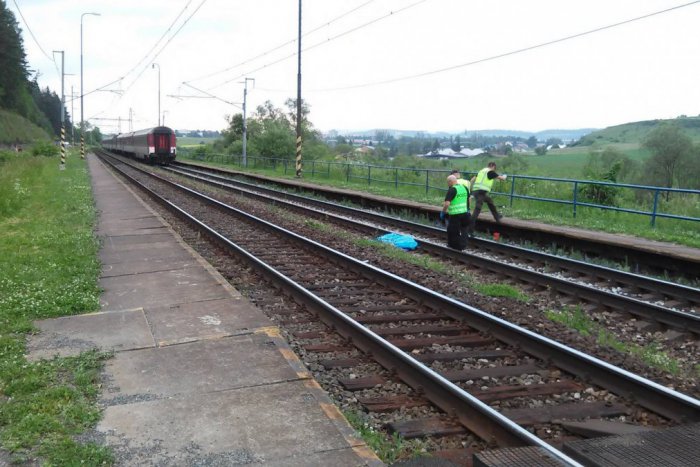 Ilustračný obrázok k článku FOTO: Otrasná udalosť na železničnej zastávke. Rýchlik zachytil muža (†51), na mieste zahynul!