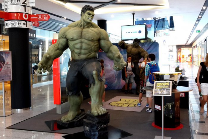 Ilustračný obrázok k článku Bratislavu ovládli superhrdinovia. Chcete stretnúť Hulka či Spider-Mana v skutočnej veľkosti?