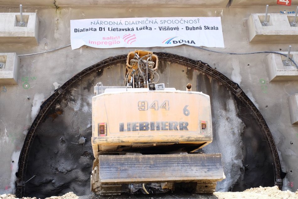 Ilustračný obrázok k článku Žilinskí vodiči, zbystrite: Ďalší termín sprejazdnenia úseku v Tuneli Višňové