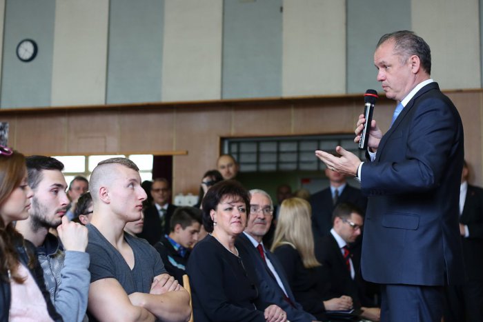 Ilustračný obrázok k článku Prezident Kiska zavítal do nášho okresu: Študentov zaujímali jeho skúsenosti z podnikania