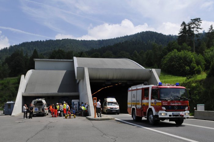 Ilustračný obrázok k článku Dopravná nehoda dvoch kamiónov: Pre ňu bola uzavretá časť diaľnice i tunel Branisko
