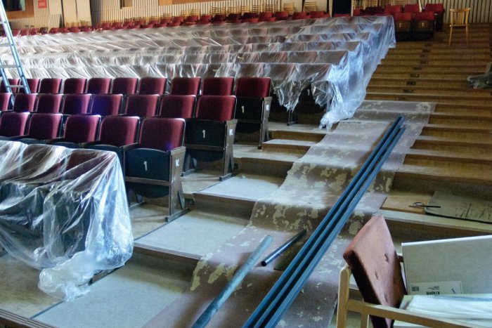 Ilustračný obrázok k článku Kino Mier dostane po takmer 30 rokoch nové sedadlá: Toľko to bude stáť