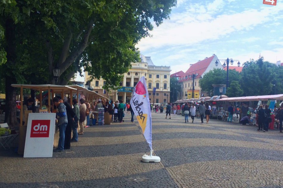 Ilustračný obrázok k článku Hviezdoslavovo námestie sa premenilo na dizajnový trh