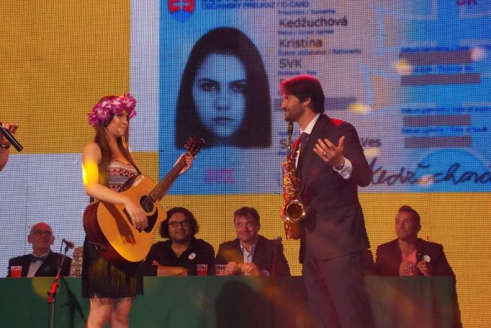 Ilustračný obrázok k článku Hviezdna porota sa na Miss Spiša predviedla: Kaliňák si zahral na saxofóne...VIDEO