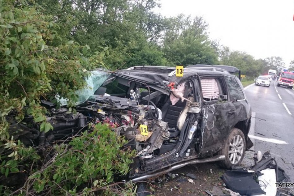 Ilustračný obrázok k článku Zábery z miesta tragickej nehody: Vodič SUV náraz do druhého auta neprežil