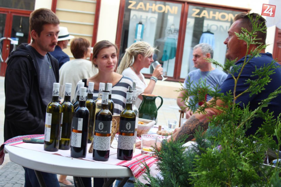 Ilustračný obrázok k článku Festival ružových vín sa vydaril: Návštevníci ochutnali produkty viacerých vinárstiev