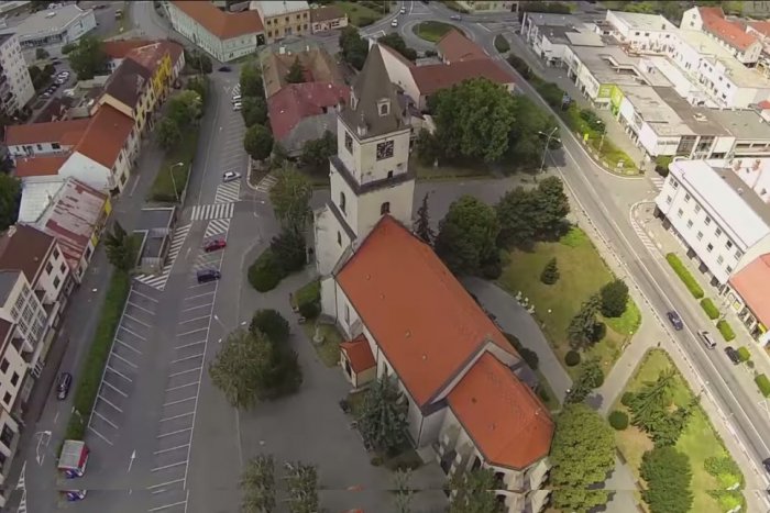 Ilustračný obrázok k článku Unikátne zábery na Hlohovec: Pozrite si mesto z vtáčej perspektívy VIDEO