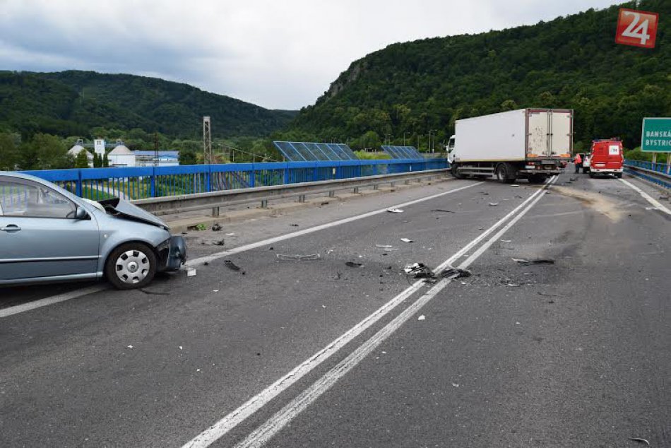 Ilustračný obrázok k článku Tragická nehoda pri Zvolene: Vodička Fabie (†51) zrážku s kamiónom neprežila! FOTO