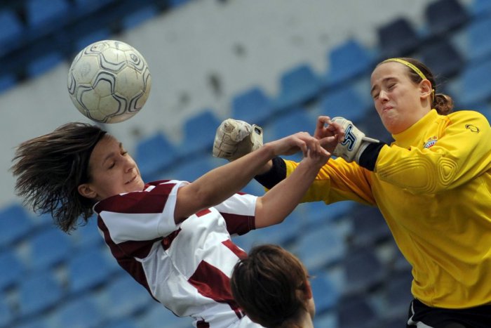 Ilustračný obrázok k článku Ženská futbalová reprezentácia pocestuje do Spojených arabských emirátov: V nominácii aj nitrianska brankárka!