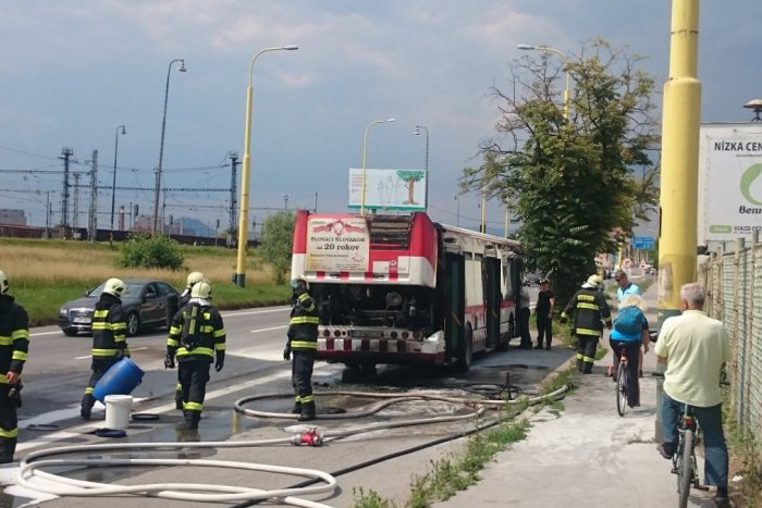 Ilustračný obrázok k článku Na Košickej ulici horel autobus MHD: Na mieste museli zasahovať hasiči! FOTO+VIDEO