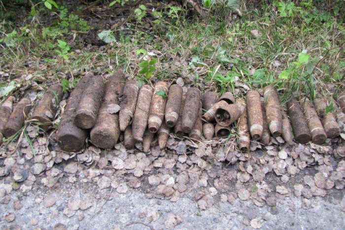 Ilustračný obrázok k článku Kopal dovtedy až pokým nenarazil na prekvapenie: V zemi pri rodinnom dome našiel muníciu