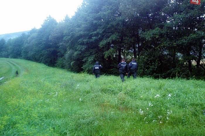 Ilustračný obrázok k článku Veľká pátracia akcia skončila najhoršie ako mohla: Mladú Katarínu (†22) našli bez známok života, pri jej tele bola zbraň!