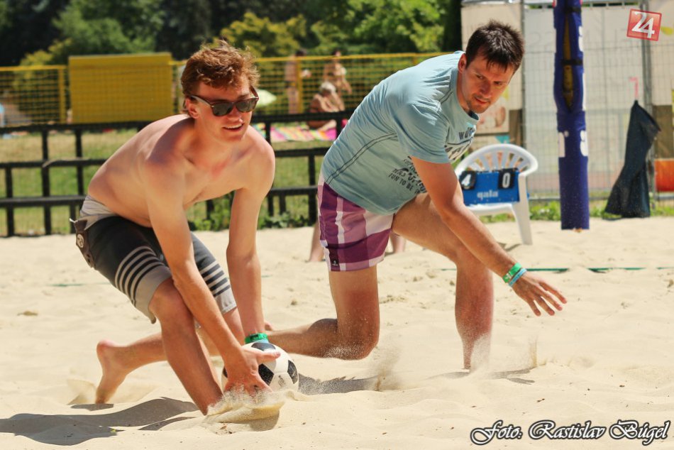 Ilustračný obrázok k článku Medzinárodný športový víkend pokračoval na piesku: Korfbalisti podali bojovný výkon