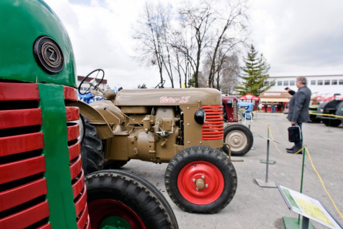 Ilustračný obrázok k článku Na cestách zbystrite pozornosť! Bratislavou a jej okolím sa budú cez víkend presúvať historické traktory
