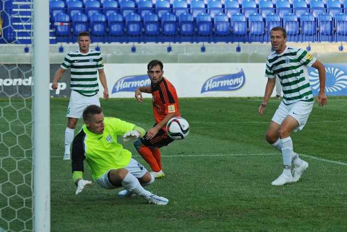 Ilustračný obrázok k článku Vstup do ligy futbalistom Ružomberka nevyšiel: Dve penalty proti nám a vylúčenie kapitána Masla