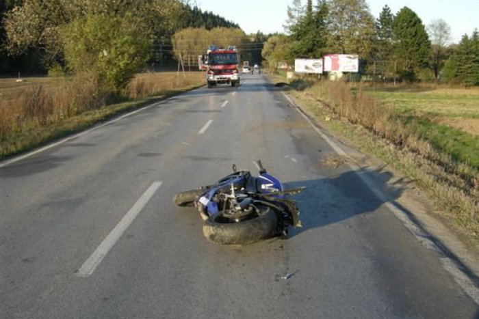 Ilustračný obrázok k článku Motorkár (29) z Krškán havaroval na Yamahe: Zišiel z cesty a napálil do priekopy!