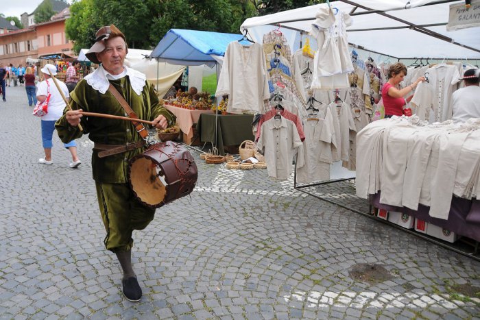 Ilustračný obrázok k článku Počas víkendu bude v Tovarníkoch veselo: Čakajú nás hody s bohatým programom