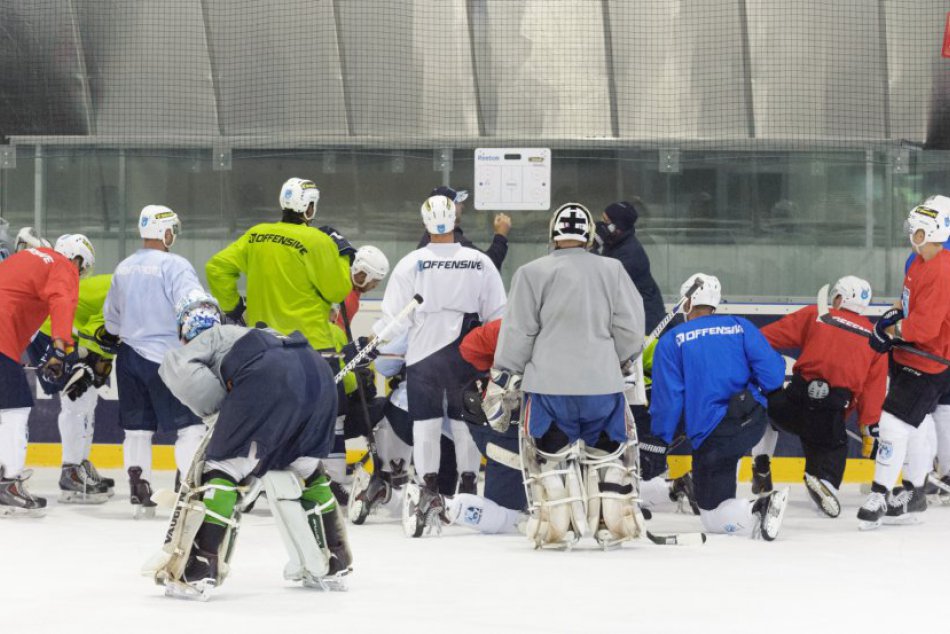 Ilustračný obrázok k článku Hokejisti začali prípravu ako prví z extraligy: TAKTO to vyzeralo počas tréningu na ľade