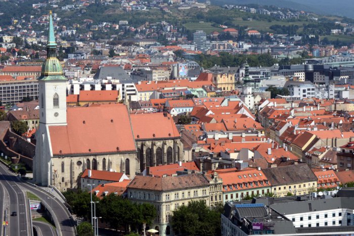 Ilustračný obrázok k článku Staré Mesto chce vstúpiť do Bratislava Tourist Board. Organizácia by mohla podporiť prevádzku vianočného klziska