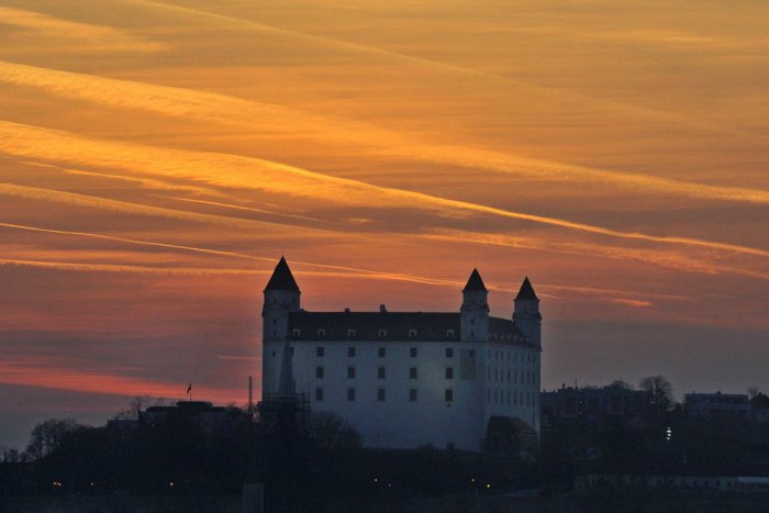Ilustračný obrázok k článku Bratislavský hrad bol poctený novou publikáciou, ktorá datuje jeho históriu i súčasnosť