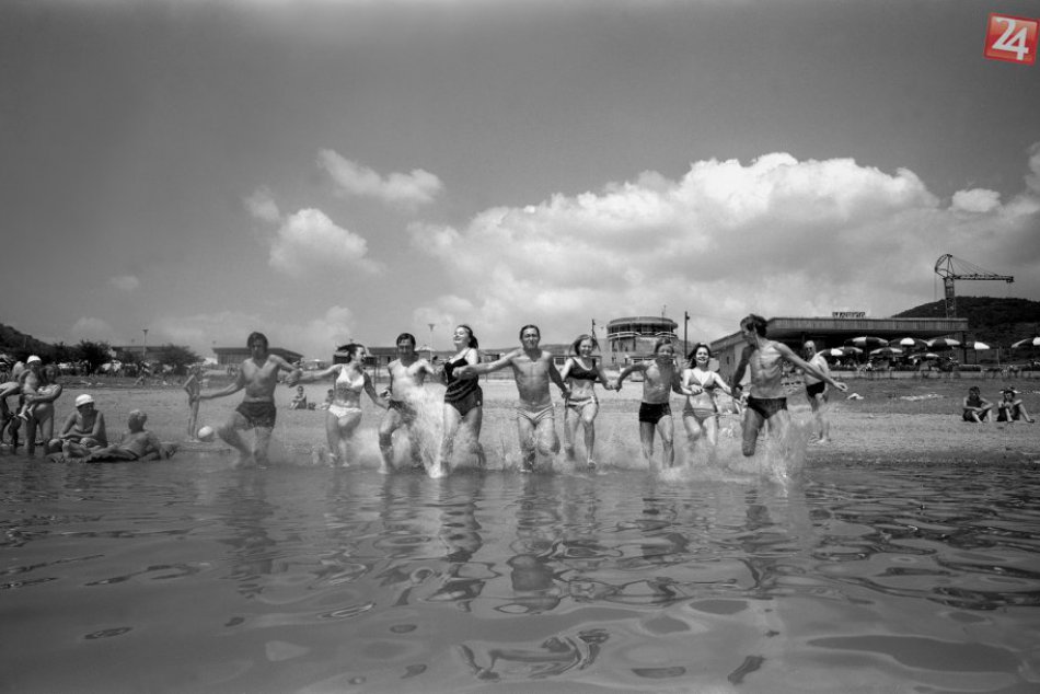 Ilustračný obrázok k článku Návštevníci Šíravy sa vrátia desiatky rokov dozadu: Na pláž príde veľké retro