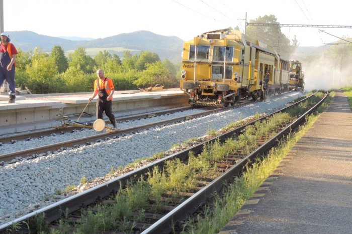 Ilustračný obrázok k článku Železnice sa chystajú modernizovať trať medzi Žilinou a Púchovom: Pôjde vraj o technicky najnáročnejšiu stavbu