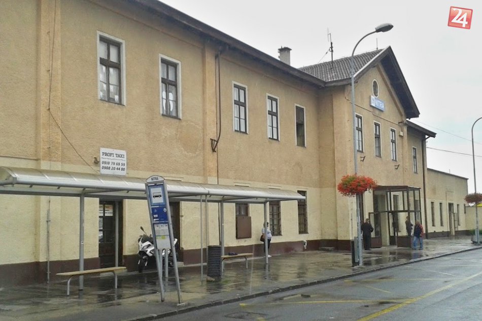 Ilustračný obrázok k článku Muž mal onanovať na vlakovej stanici v Nitre: Polícia zisťuje jeho totožnosť