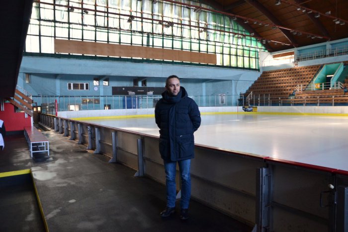 Ilustračný obrázok k článku Poslanci sa musia stretnúť, inak ľad ani hokej nebudú: V hre je 800.000 EUR pre Zimný štadión