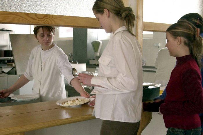Ilustračný obrázok k článku Školy sa môžu uchádzať o dotácie na personál do kuchýň: Na projekt vyčlenili 8,5 milióna eur