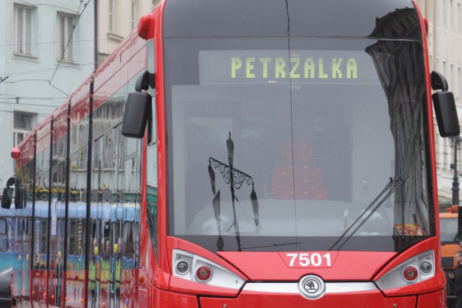 Ilustračný obrázok k článku Dopravný podnik Bratislava chce hľadať vodičov električiek v radoch študentov vysokých škôl