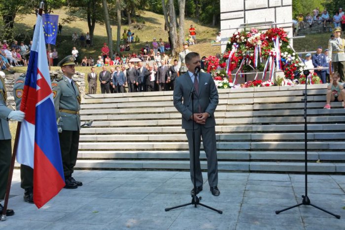 Ilustračný obrázok k článku Stovky ľudí si v Kališti pripomínali obete nacistov: Týmito slovami sa prítomným prihovoril premiér Fico