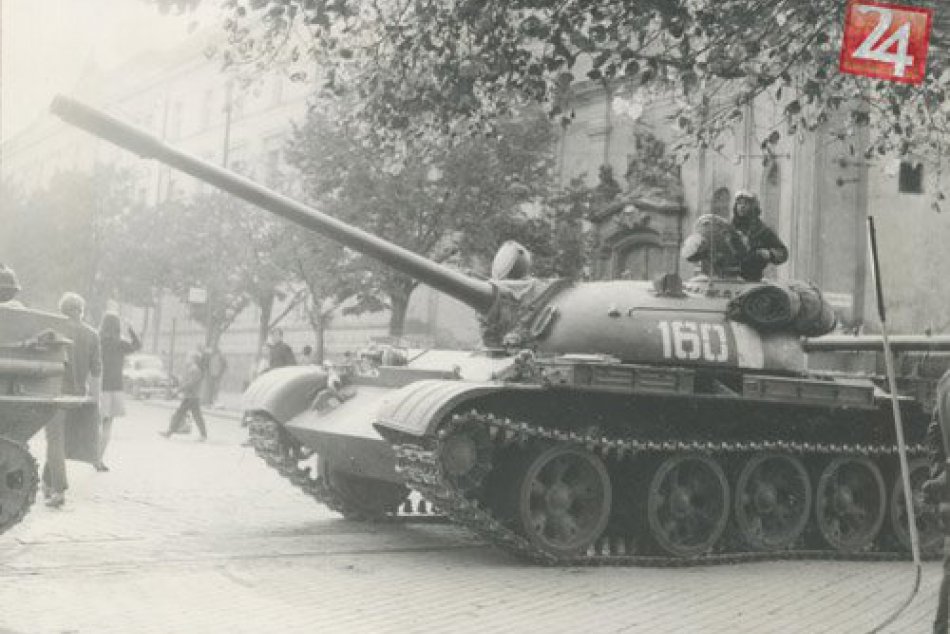 Ilustračný obrázok k článku Spomienky na minulosť: Ako chlapa zo Svitu pritlačil v roku 1968 tank o stĺp