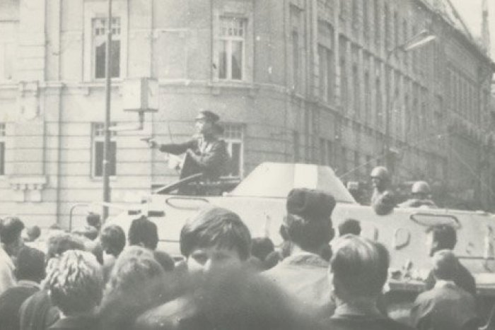 Ilustračný obrázok k článku Zábery, z ktorých ešte aj dnes behá mráz po chrbte: 21. august 1968 v Bratislave zachytený na unikátnych fotkách!