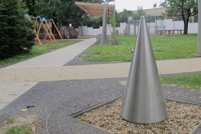 Ilustračný obrázok k článku V modernom parku na Hálkovej ulici nájdete aj fontánku s pitnou vodou