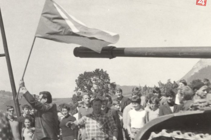Ilustračný obrázok k článku Zábery, z ktorých ešte aj dnes behá mráz po chrbte: August 1968 v Ružomberku zachytený na unikátnych fotkách!
